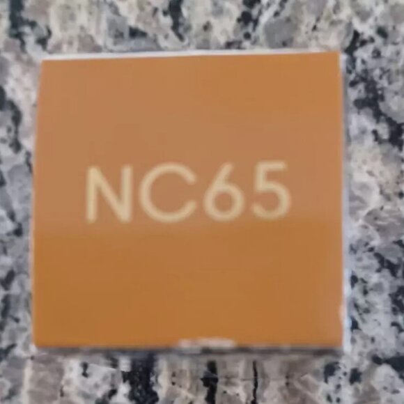 Mac Studio Radiance Serum-Powdered Foundation NC 65 New In Box - Picture 4 of 4